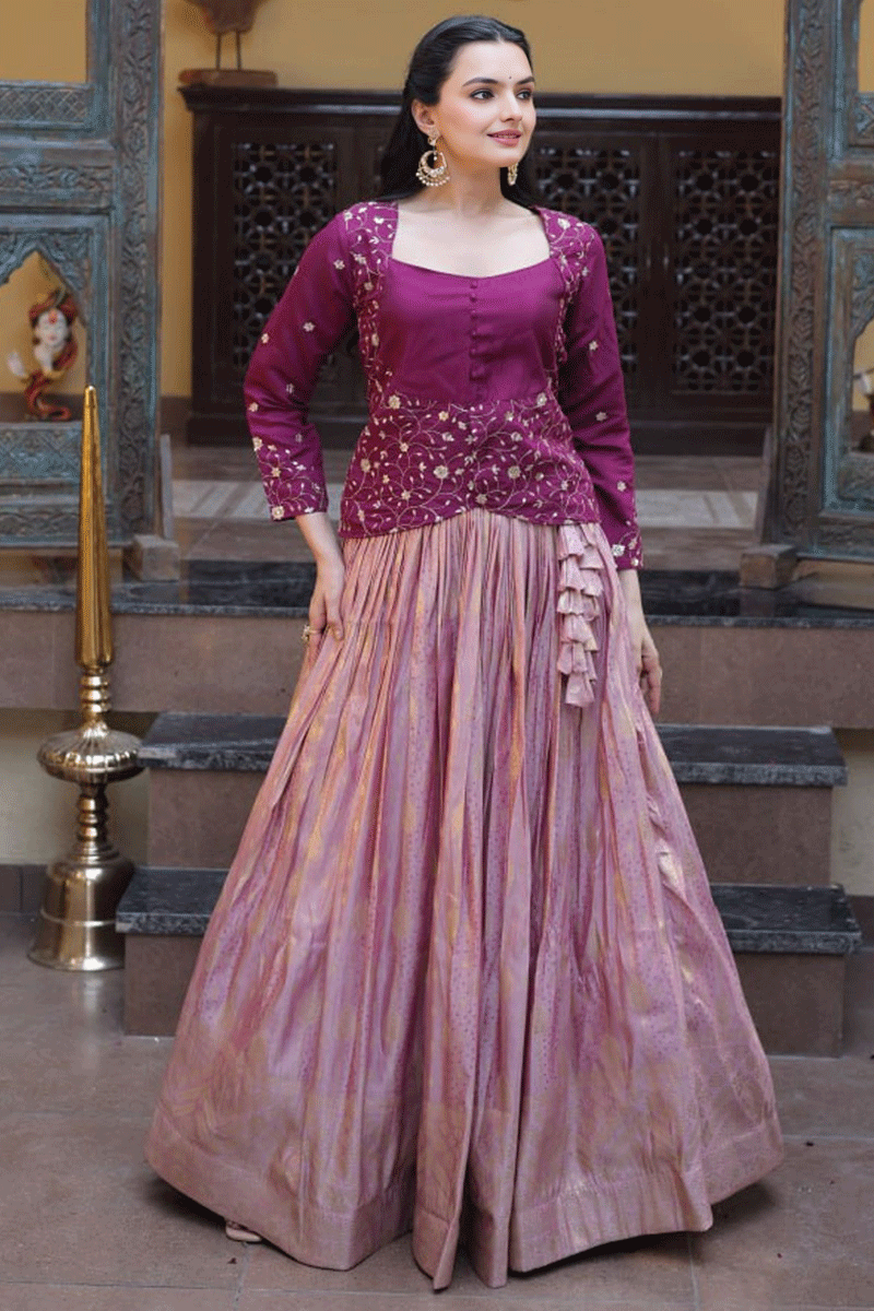 Ready_To_Wear_Lehenga_Choli_For_Wedding.gif